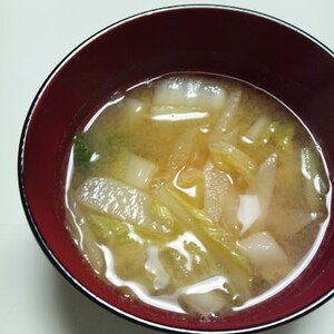 キャベツ・大根・たまねぎ・白菜の味噌汁